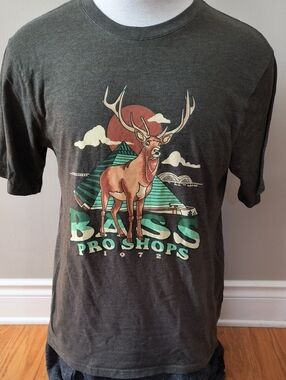 Bass Pro Shops Olive Graphic Tee with Bass Pyramid and Deer Scene, Men's Medium